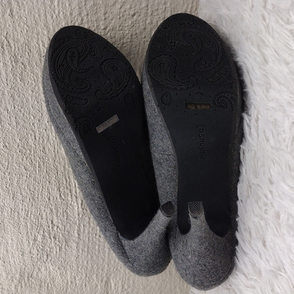 Dollhouse Gray Faux Woo Faux Fur Upper Almond Toe Slip On Platform Stiletto Heel - Picture 7 of 16